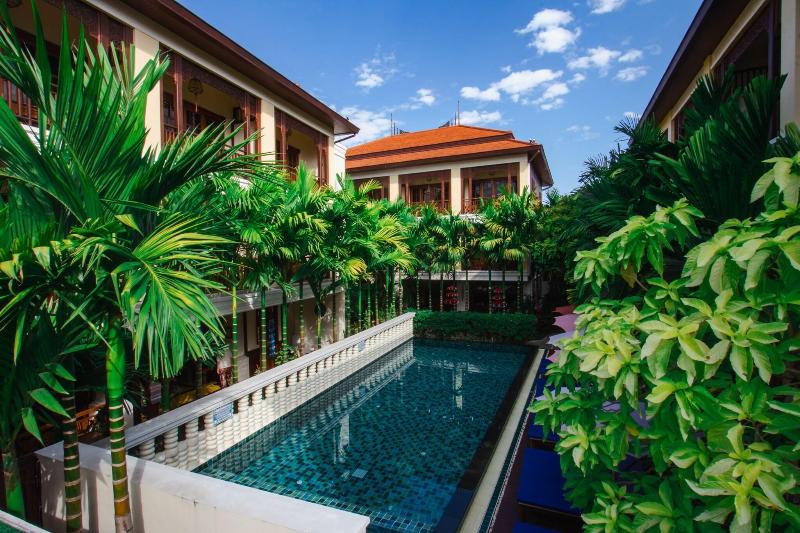 Viangluang Resort, Singapore