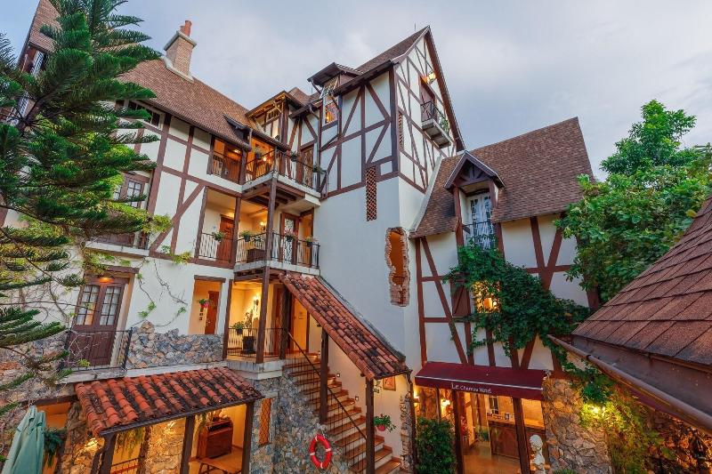 Photo of Le Charcoa Hotel, 3-star hotel in Chiang Mai