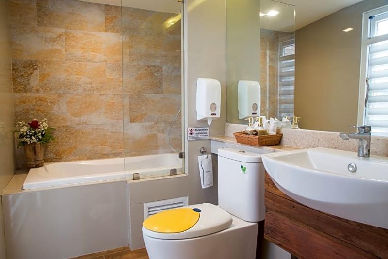 Photo of Le Charcoa Hotel, 3-star hotel in Chiang Mai