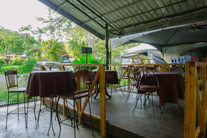 OYO 90037 The 7 Lodge Tambunan, Singapore