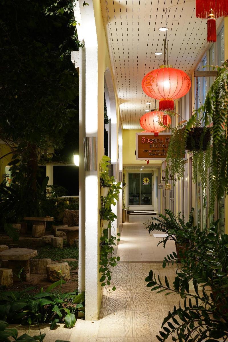 Caza V1 Serviced Apartment exterior,  hotel in Rayong