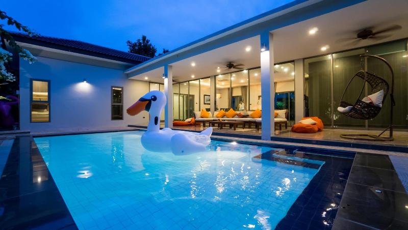 Villa Navin Resort, Singapore