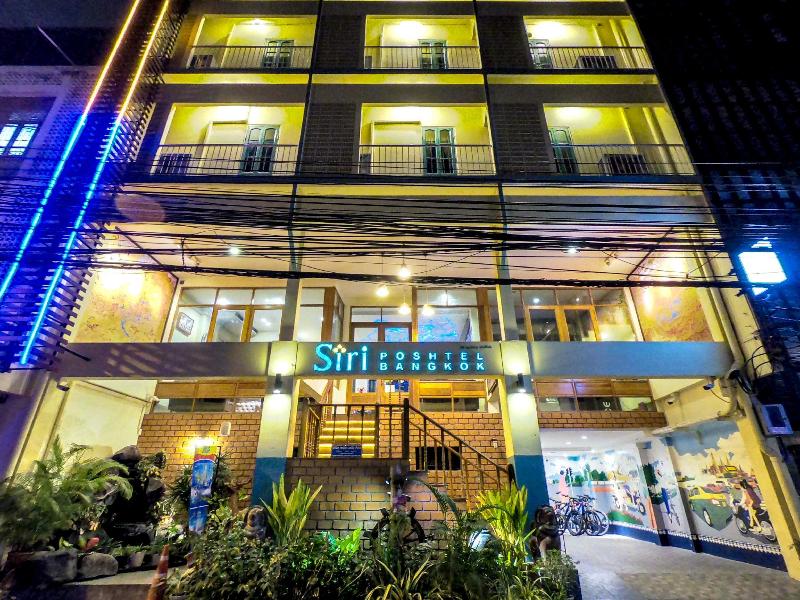 Siri Poshtel Bangkok, Singapore