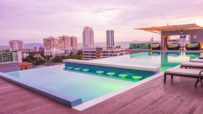 Unique Regency Pattaya, Singapore