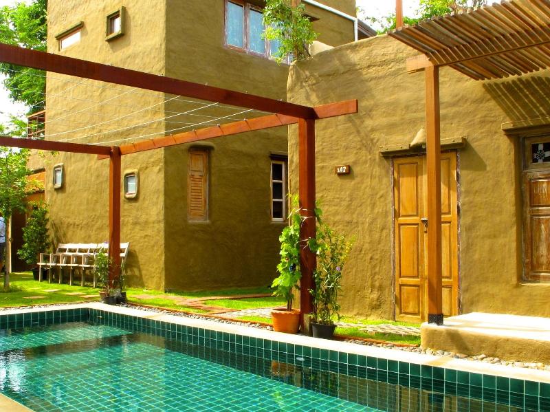 Pranberry Earth exterior,  hotel in Hua Hin (and vicinity)