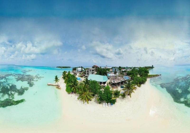 Crown Beach Hotel Maldives, Singapore