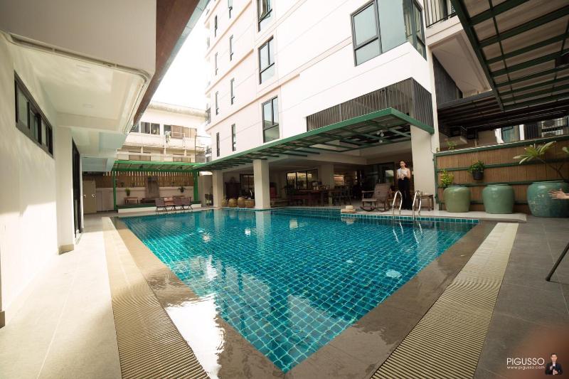 Baan Tanwa - MRT Ratchadapisek, Singapore