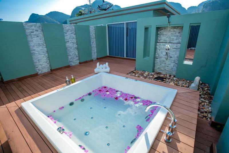 Photo of Phi Phi Harbour View Hotel, 4-star hotel in Ko Phi Phi