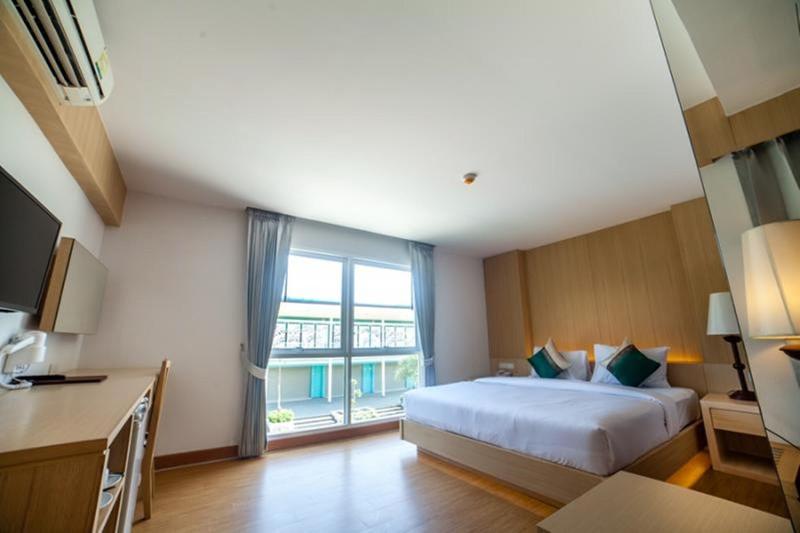 Photo of Phi Phi Harbour View Hotel, 4-star hotel in Ko Phi Phi