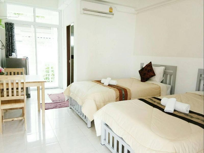 Photo of Rueangrat Hotel, 2-star hotel in Ranong