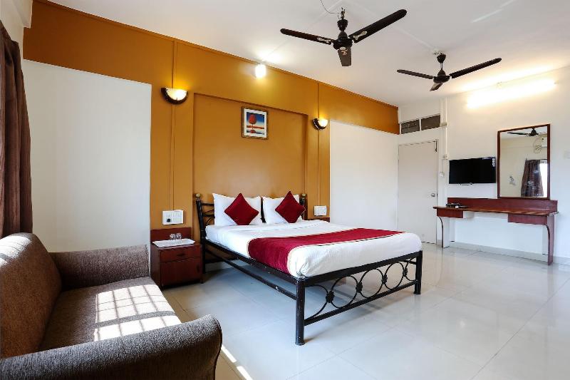 HMR Royal Inn exterior, 3-Star hotel in Pune District