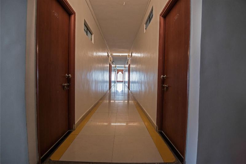 Photo of HMR Royal Inn, 3-star hotel in Pune District