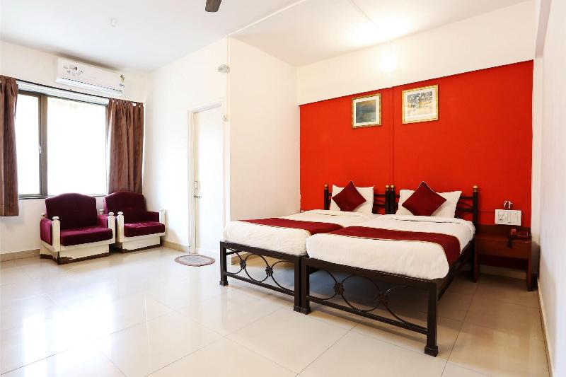 Photo of HMR Royal Inn, 3-star hotel in Pune District