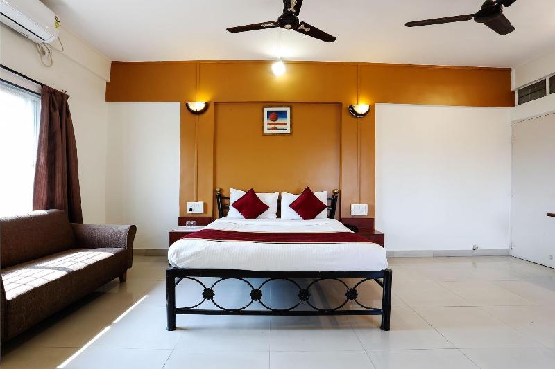 Photo of HMR Royal Inn, 3-star hotel in Pune District