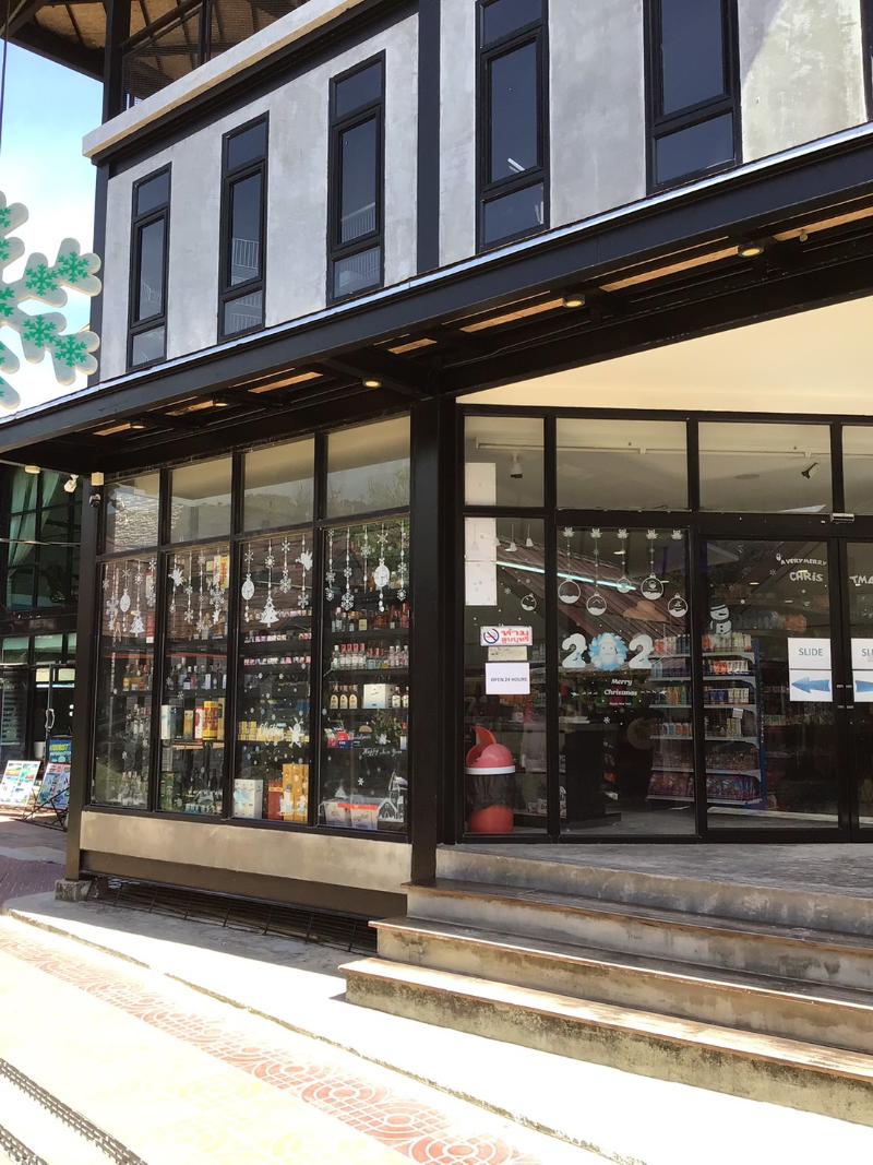 Photo of Phi Phi Andaman Legacy Resort, 3-star hotel in Ko Phi Phi