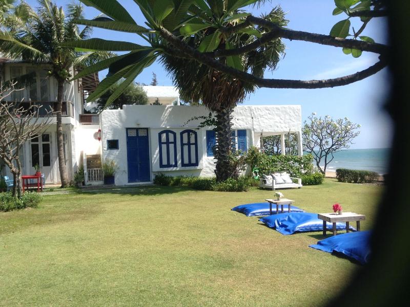 Photo of Hua Plee Lazy Beach, 3-star hotel in Hua Hin (and vicinity)