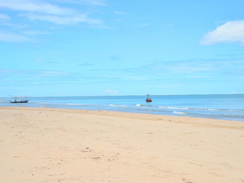 Photo of Hua Plee Lazy Beach, 3-star hotel in Hua Hin (and vicinity)