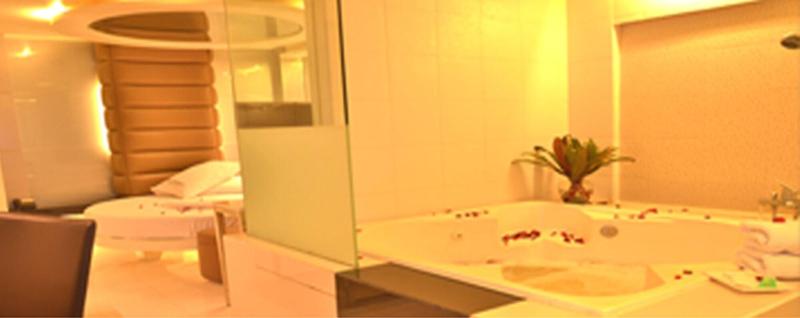 Photo of One Serenata Hotel Bacoor, 3-star hotel in Bacoor City