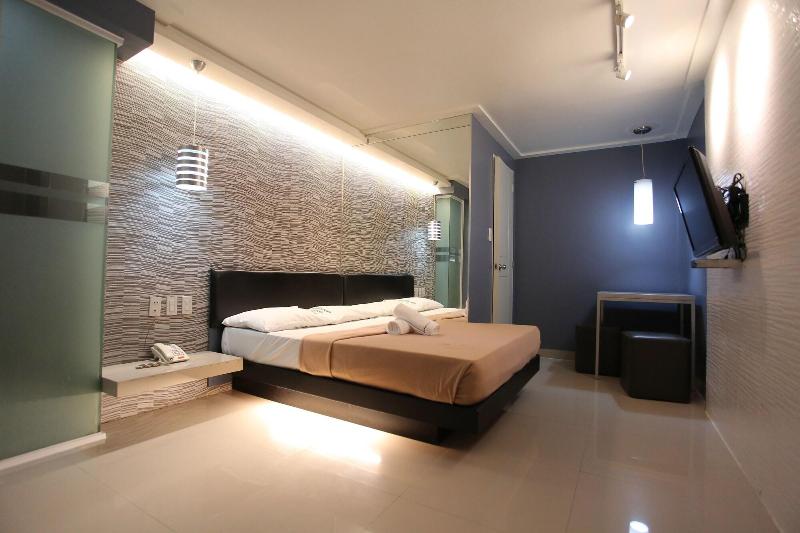 Photo of One Serenata Hotel Bacoor, 3-star hotel in Bacoor City
