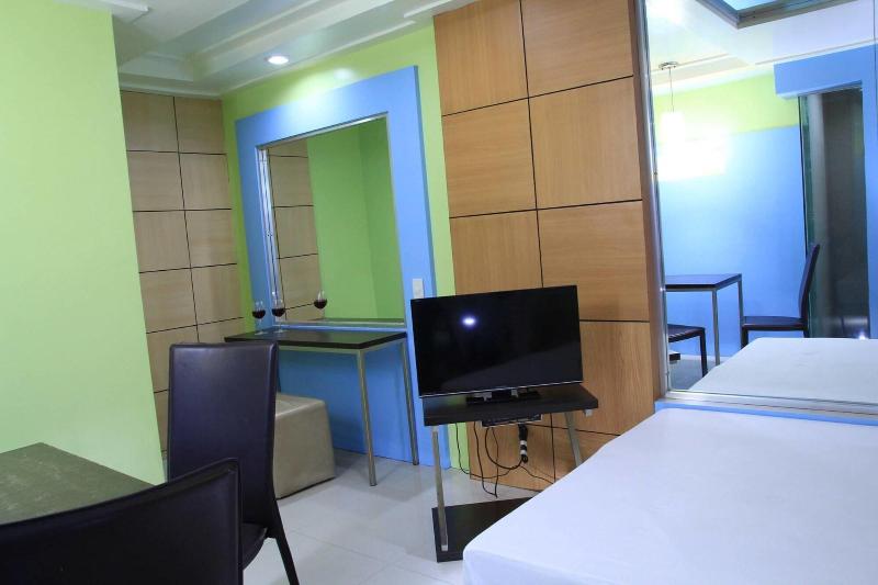 Photo of One Serenata Hotel Bacoor, 3-star hotel in Bacoor City