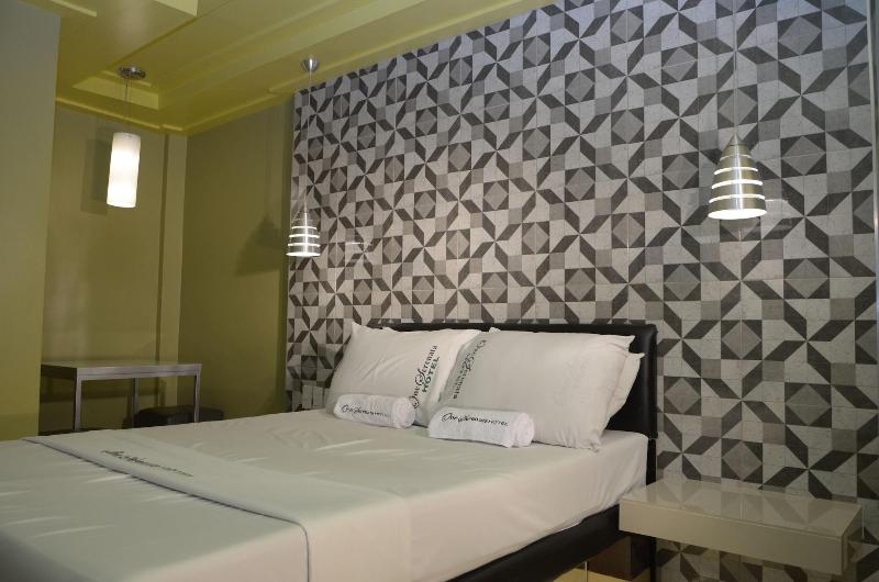 Photo of One Serenata Hotel Bacoor, 3-star hotel in Bacoor City