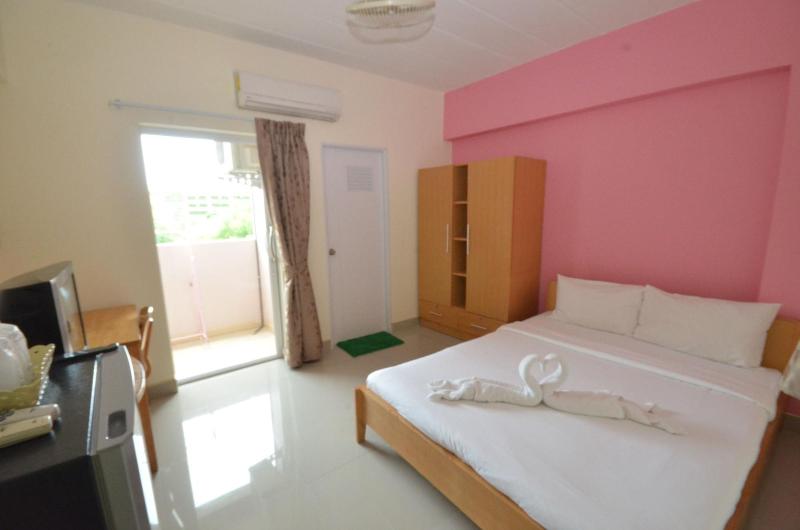 The Peri Hotel Hua Hin, Singapore