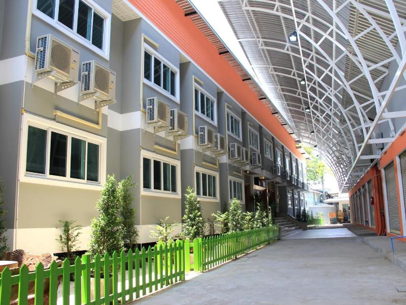 Panmanee Hotel, Singapore