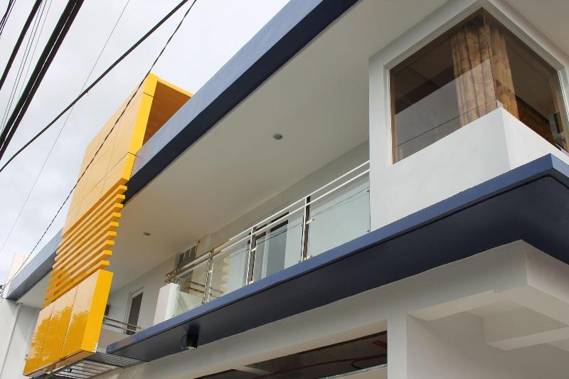 Rusville Hotel & Residences, 3-star hotel in Naga