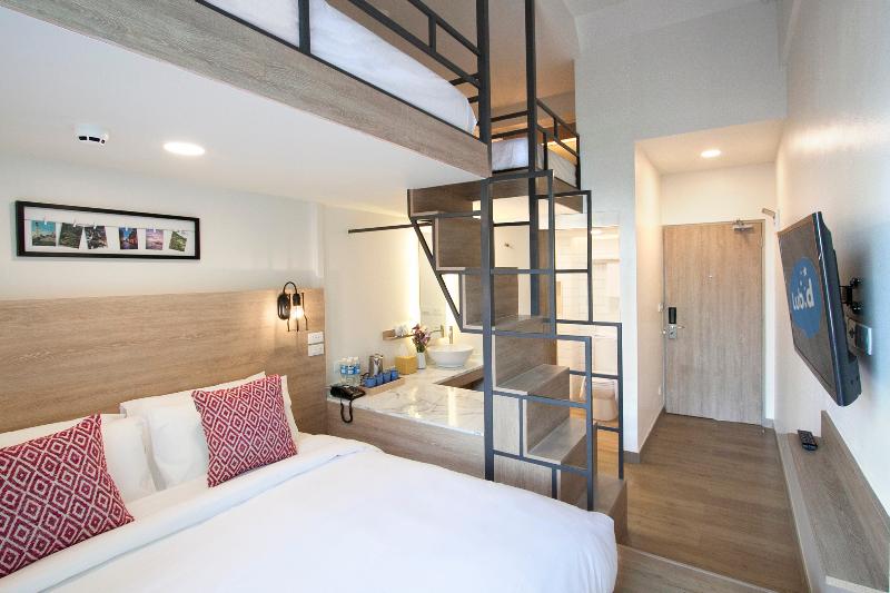 Photo of Diamond Hotel Philippines, 3-star hotel in Ermita