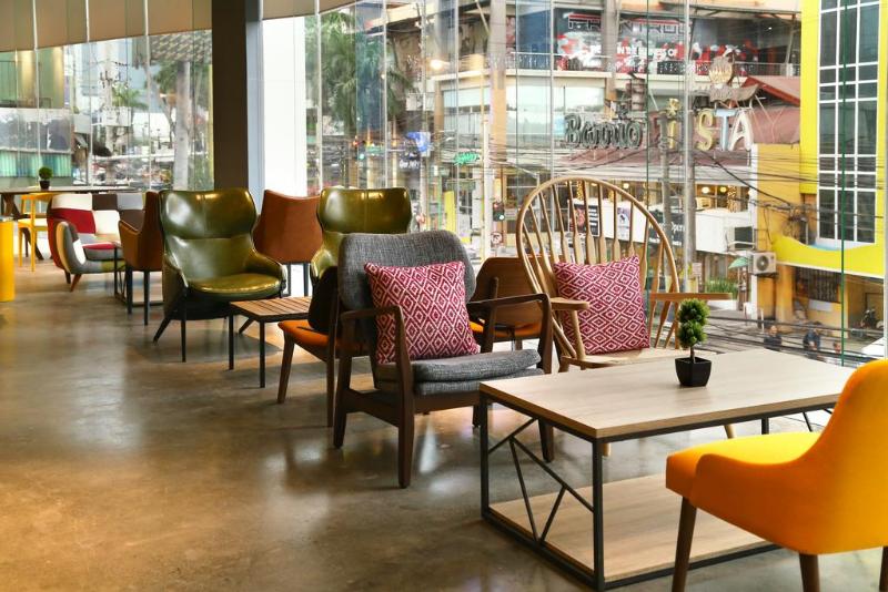 Photo of Diamond Hotel Philippines, 3-star hotel in Ermita