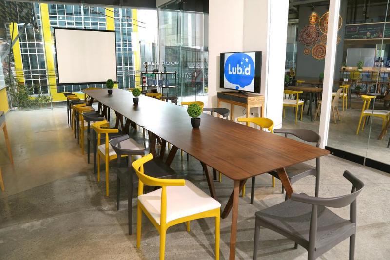Photo of Diamond Hotel Philippines, 3-star hotel in Ermita