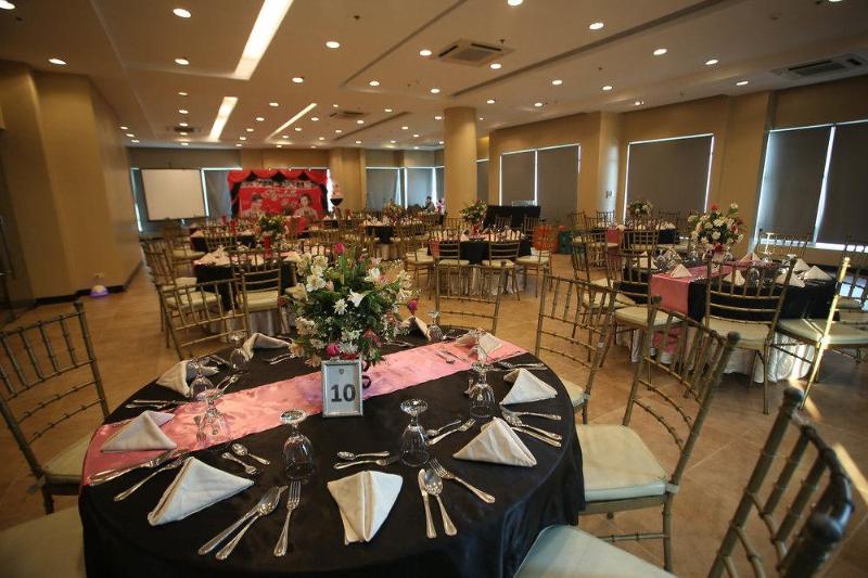 Photo of Lancaster Hotel Manila, 3-star hotel in Manila (and vicinity)