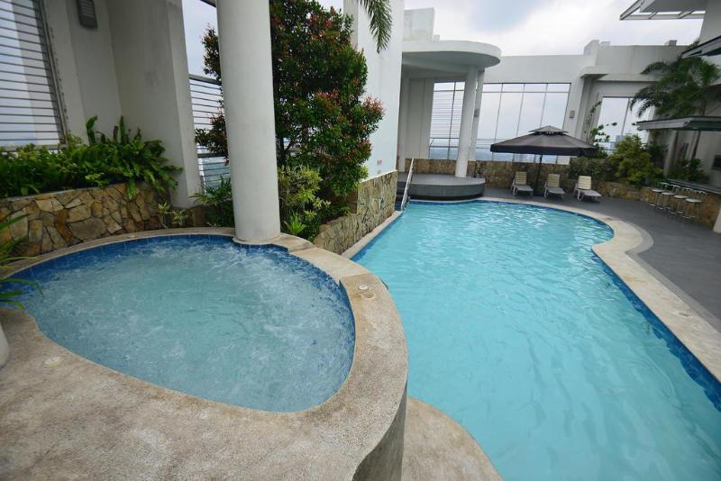Photo of Lancaster Hotel Manila, 3-star hotel in Manila (and vicinity)