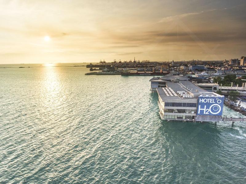 Photo of Hotel H2O, 4-star hotel in Ermita