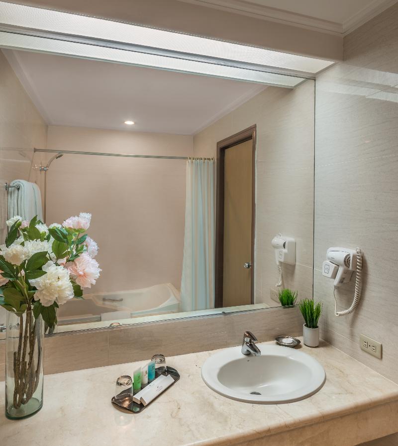 Photo of Hotel Kimberly Manila, 3-star hotel in Ermita