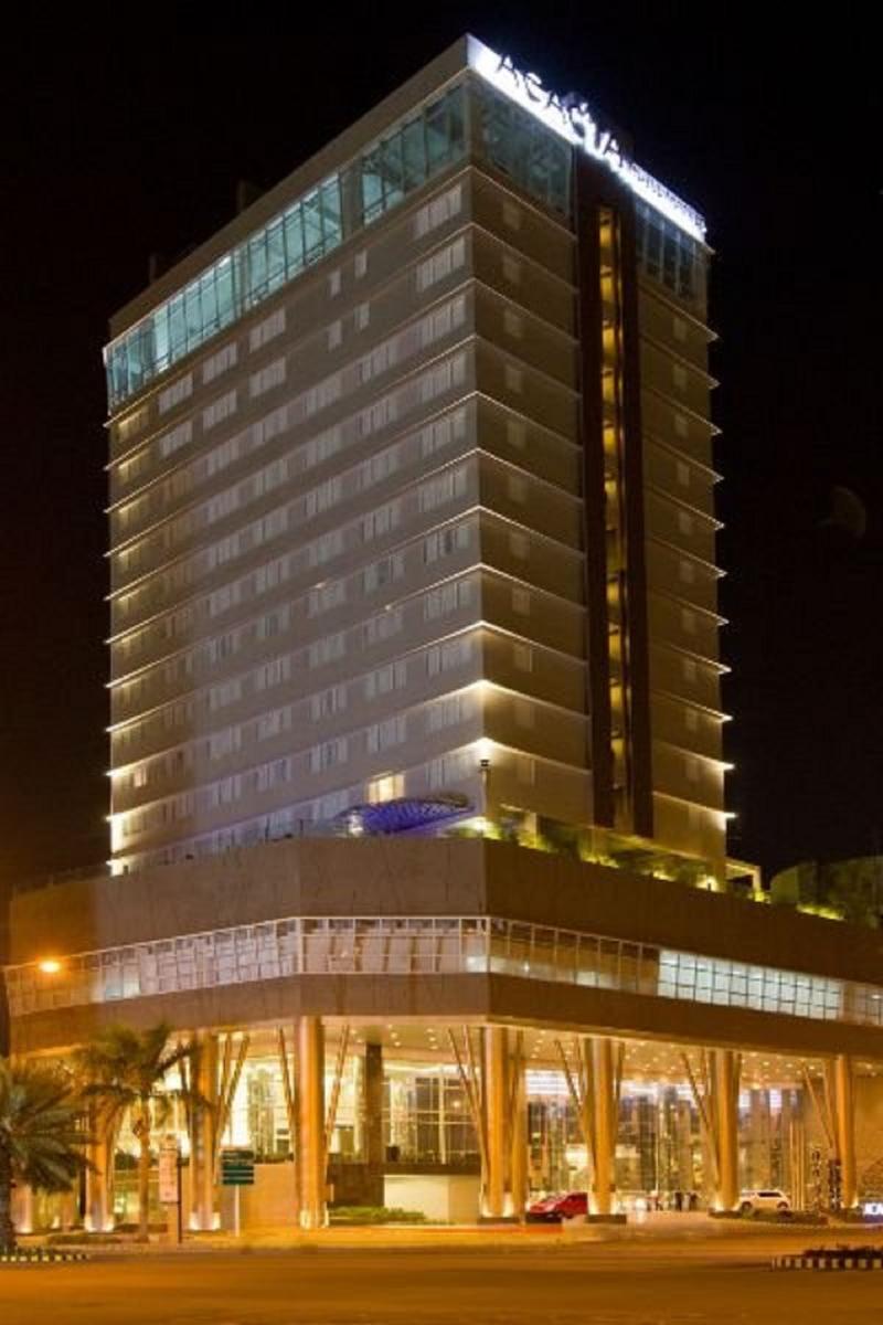 Acacia Hotel Manila, 5-star hotel in Alabang