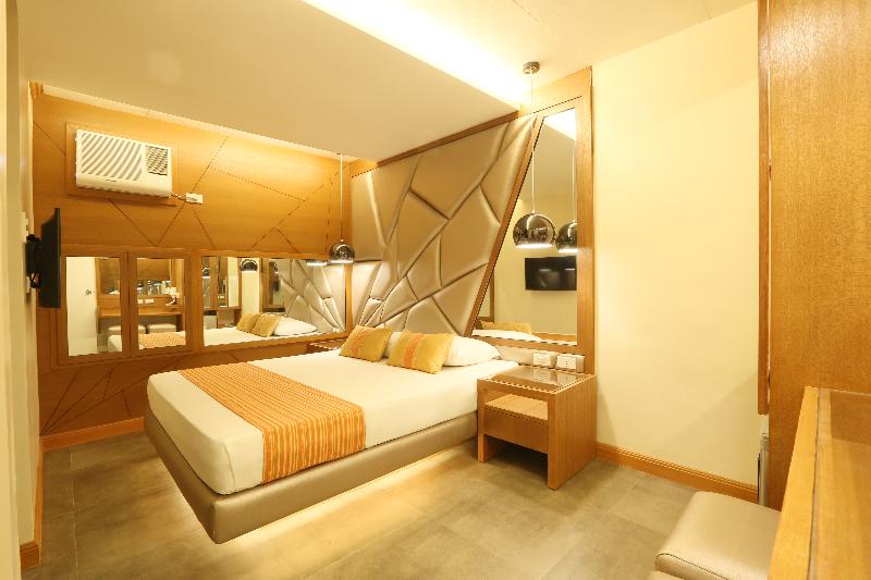 Photo of The Manila Hotel, 2-star hotel in Ermita