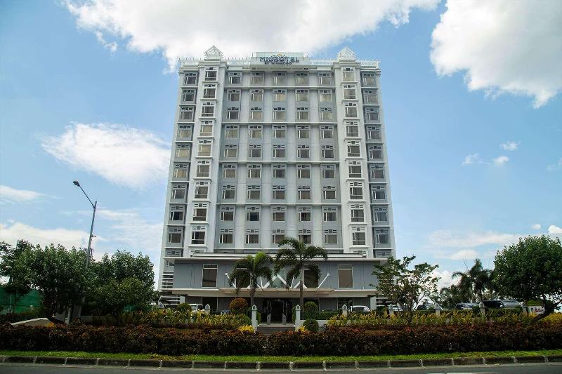 Microtel by Wyndham Mall of Asia exterior, 3-Star hotel in Manila (and vicinity)
