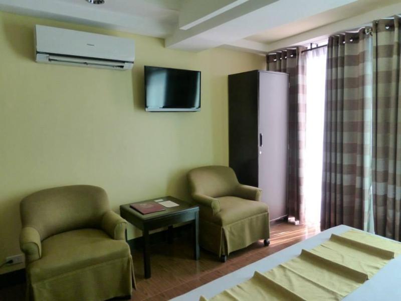 Photo of Silver Oaks Suite Hotel, 3-star hotel in Ermita