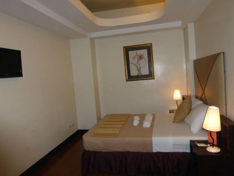 Photo of Silver Oaks Suite Hotel, 3-star hotel in Ermita