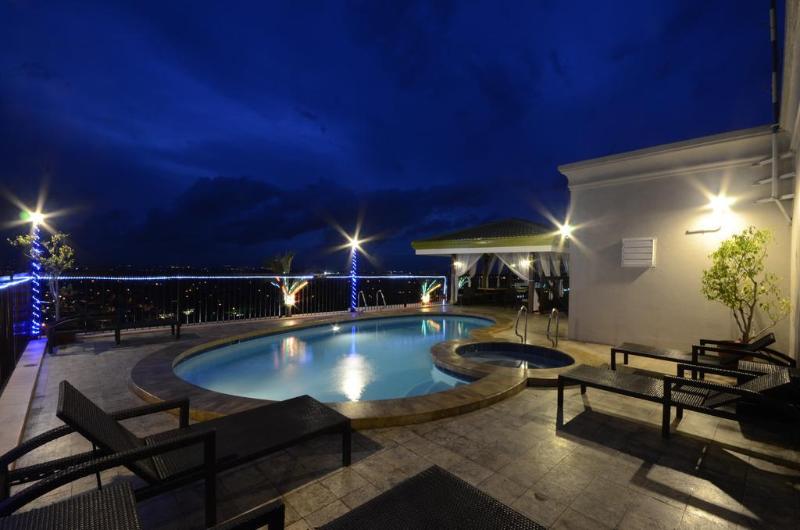 Photo of Parque Espana Residence Hotel, 4-star hotel in Alabang