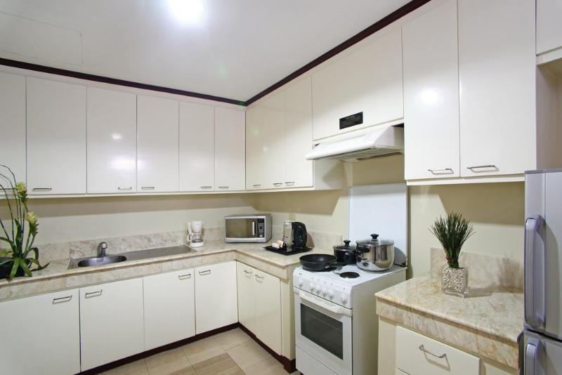 Photo of Parque Espana Residence Hotel, 4-star hotel in Alabang