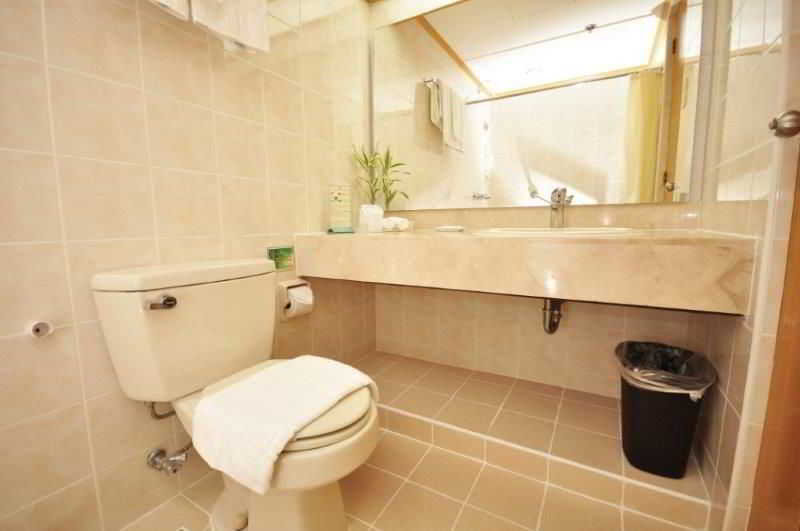 Photo of Las Palmas Hotel de Manila, 3-star hotel in Ermita