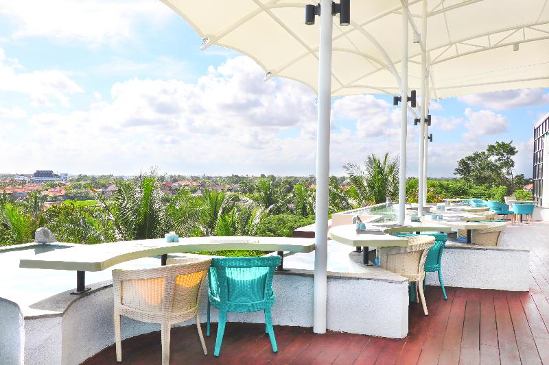 de Vins Sky Hotel Seminyak, Singapore