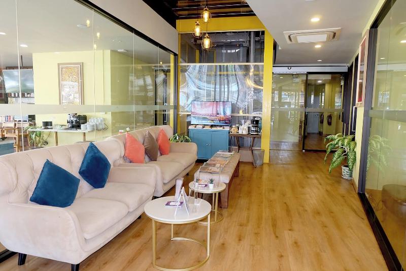 Photo of Oriental Residence Bangkok, 5-star hotel in Bangkok (and vicinity)