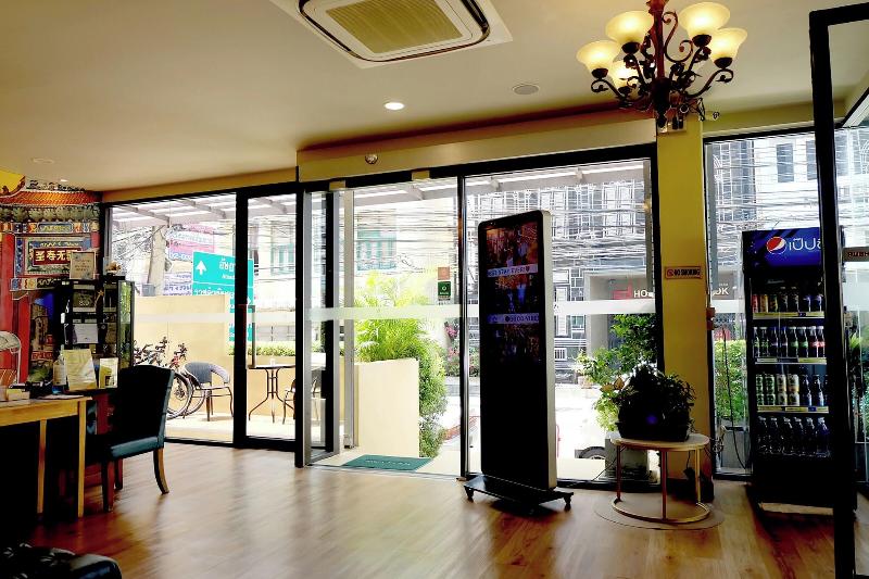 Photo of Oriental Residence Bangkok, 5-star hotel in Bangkok (and vicinity)