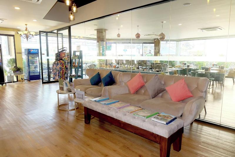 Photo of Oriental Residence Bangkok, 5-star hotel in Bangkok (and vicinity)