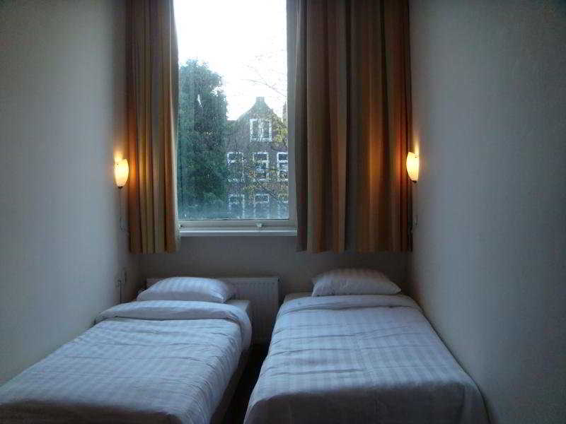 Photo of Aston City Hotel, 2-star hotel in Amsterdam (and vicinity)