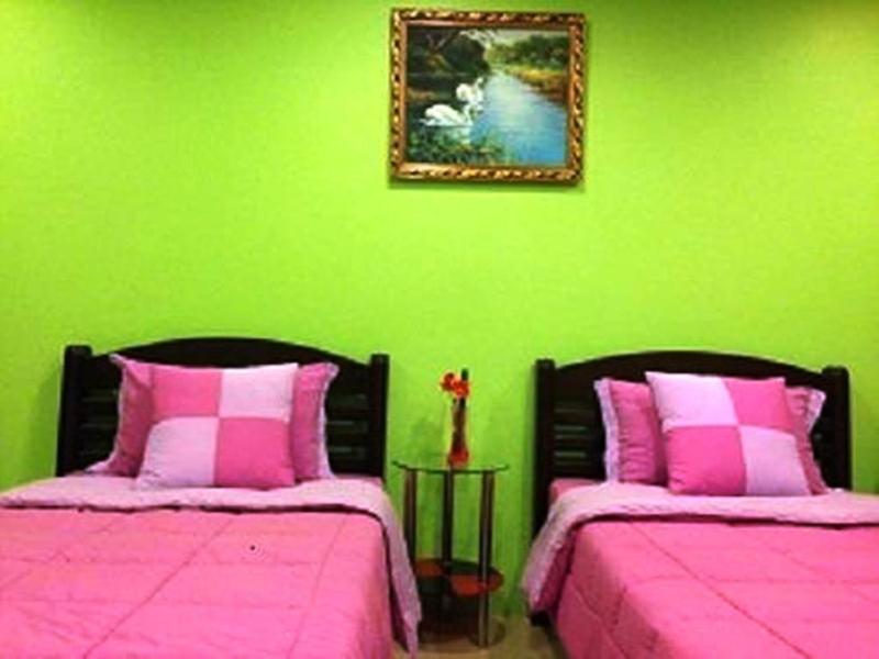 Penang Palace exterior, 2-Star hotel in Bangkok (and vicinity)