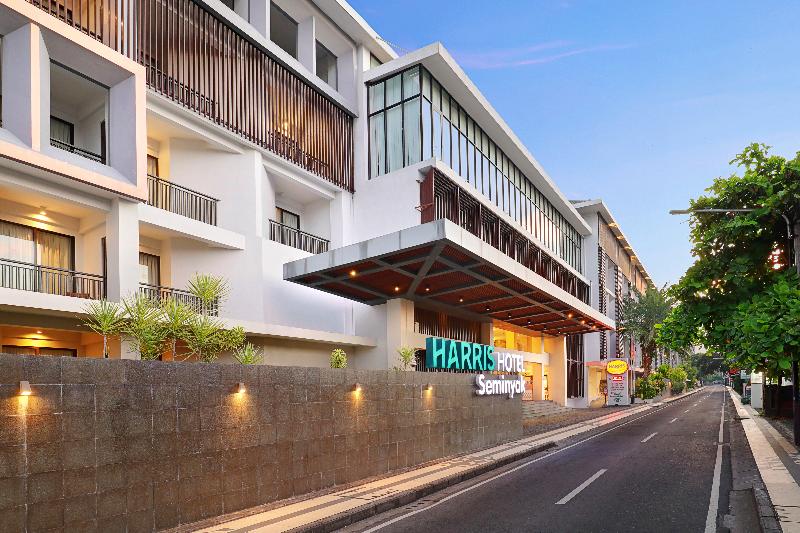 HARRIS Hotel Seminyak Bali, Singapore